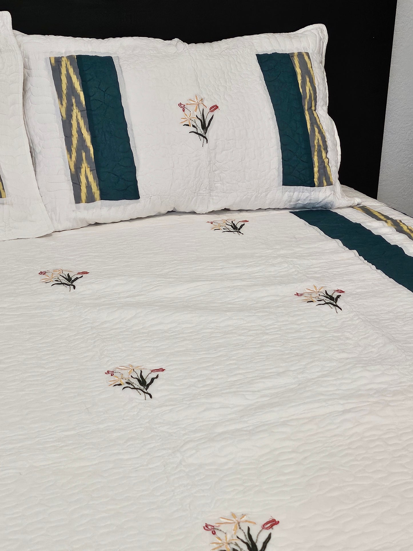 Garden Whispers - LuxuryTouch Quilted Bedspread