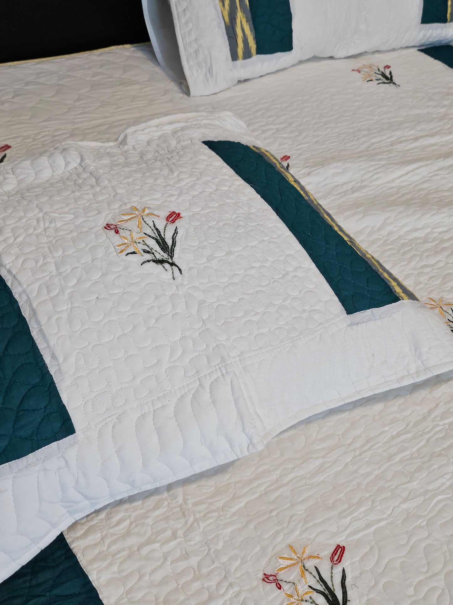 Garden Whispers - LuxuryTouch Quilted Bedspread