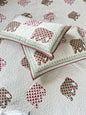 LuxuryTouch Quilted Bedspread with Elephant Motifs